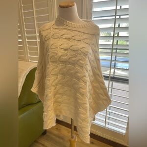 Cocogio beautiful poncho style sweater one size